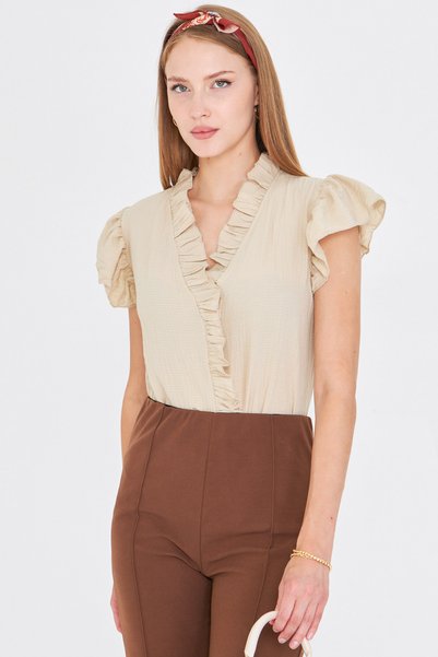 Women's Cream Ruffled Collar and Sleeves Blouse Arm-25Y001063