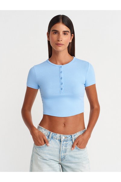 31647 Button Detailed Crop Top-Blue
