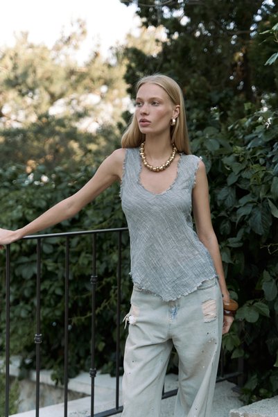 Veilinas Asymmetric Smoked Linen Crop
