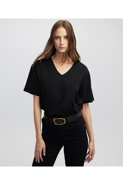 V-neck basic t-shirt