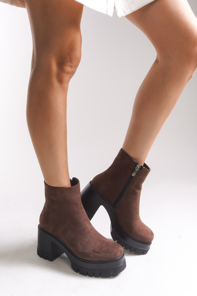 Eshathbel Women's Heeled Boots 0012510 Brown Suede