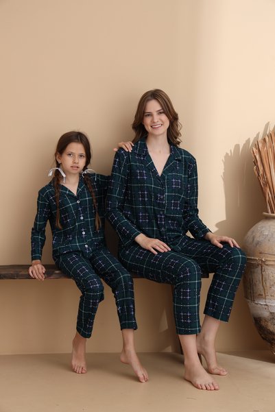Plaid Pattern Suede Knitted Long Sleeve Women's Buttoned Pajama Set