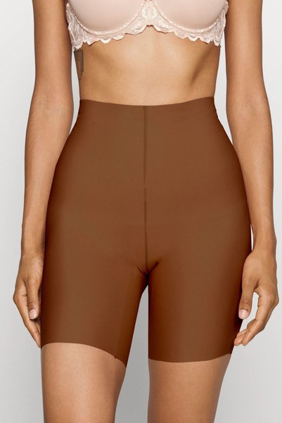 Anoky Model Seamless Recovery and Firming Laser Cut Short Shorts Corset Coffee Color
