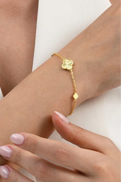 925 Sterling Silver Gold Gilded Laser Engraved Eternal Luck Clover Bracelet Sgtl13064Gold