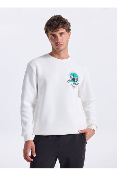 D5Wm-Swt3858 White Crew Neck Relaxed Printed Men's Sweatshirt