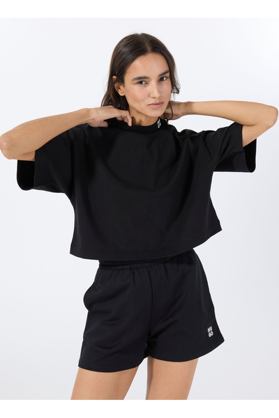 Crew Neck Plain Black Women's T-Shirt 50520187