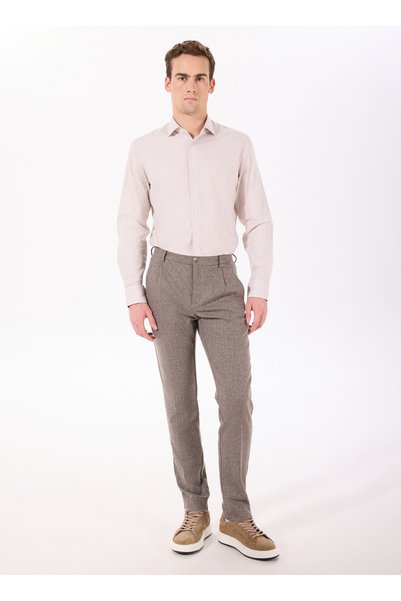 Машки кафеави панталони со нормален струк, нормални ногавици и Slim Fit крој HM212660
