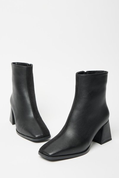 Women's Black Suede Boots & Booties Blunt Toe Heeled Contrast Pu Leather Zippered Stylish