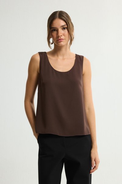Sleeveless blouse