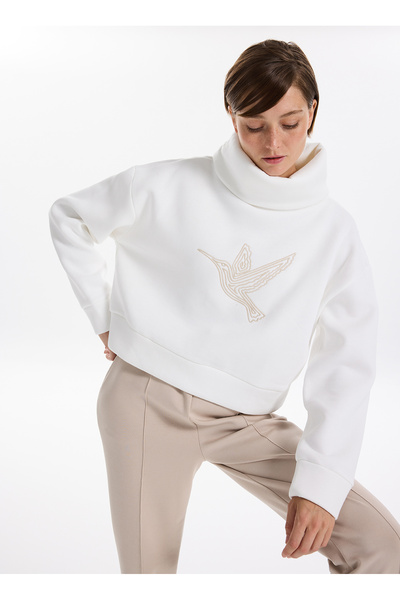 Turtleneck Embroidered White Women's Sweatshirt F5Wl-Swt0233