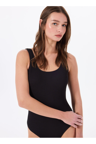 Black Women's U-Neck Textured Swimsuit Ri̇nda