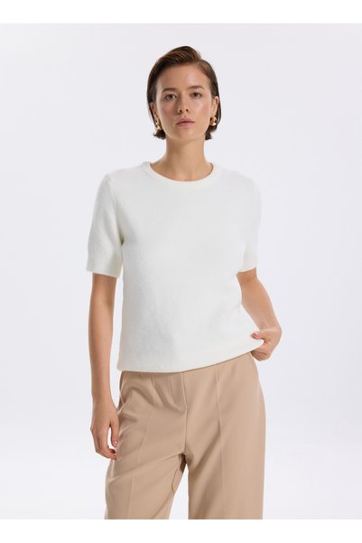 Ecru Women's Crew Neck Basic Fit Sweater F4Wl-Kzk0672
