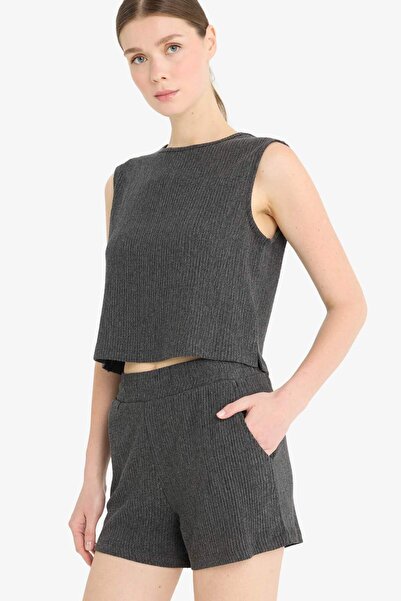 Boxy Fit маичка без ракави со тркалезен изрез и збрчкана текстура F4439AX25SM