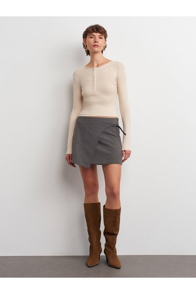 81065 Buckle Shorts Skirt-Grey
