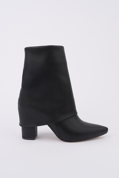 Impera Pointed Toe Thick Heeled Zippered Women's Boots