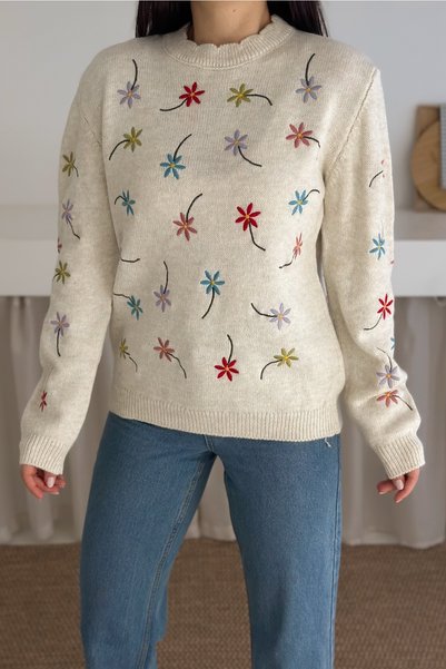 Beige Color Floral Embroidered Standard Size Knitwear Sweater