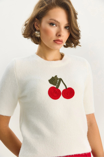 Women's White Crew Neck Short Sleeve Cherry Knit Embroidered Knitwear Blouse 5079 60283588