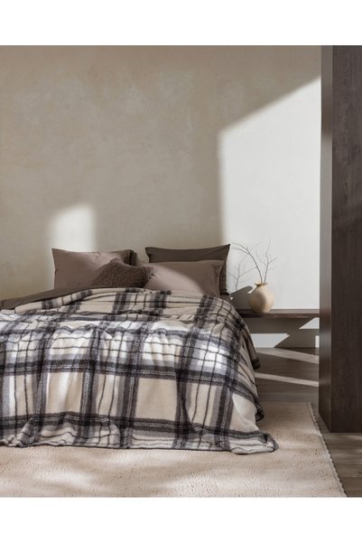 Varnelle Double Sherpa Blanket - Ecru/Anthracite