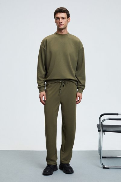 Griffin Men's Khaki Sweatpants with Elastic Waistband and Metal Bird's Eye Detail