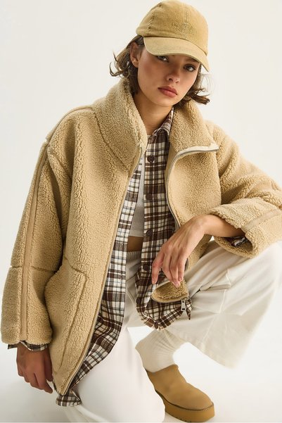 Women's Beige Pocket Detailed Zippered Lined Stand Collar Plush Coat 60283631