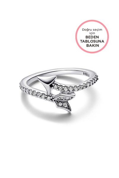 Sparkling Arrow Ring