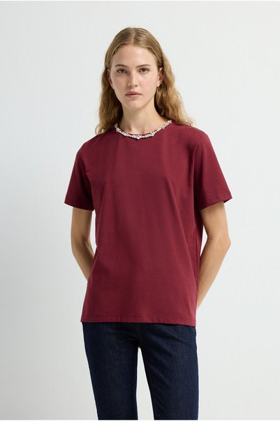 Short Sleeve T-Shirt with Stones on the Collar