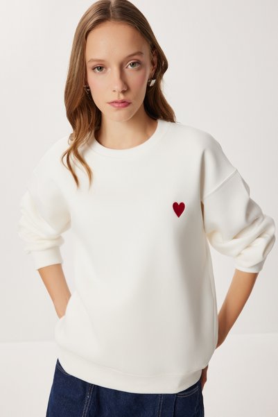Heart Embroidered Fleece-Lined Knitted Sweatshirt Lan0082 Ekru