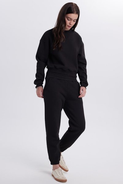 Women's regular fit cotton 3-thread soft-textured fleece-lined crew neck black tracksuit set