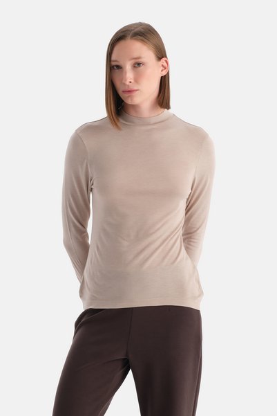 Beige Melange Travel Turtleneck Long Sleeve Blouse