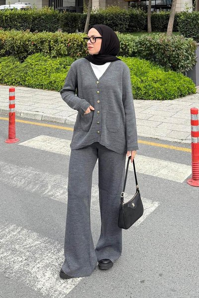 Cardigan Suit with Pockets Gray