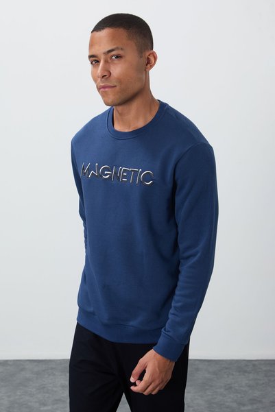Indigo Text Embroidered O Neck Comfortable Form Men's Sweatshirt with Fleece Inside - 88020