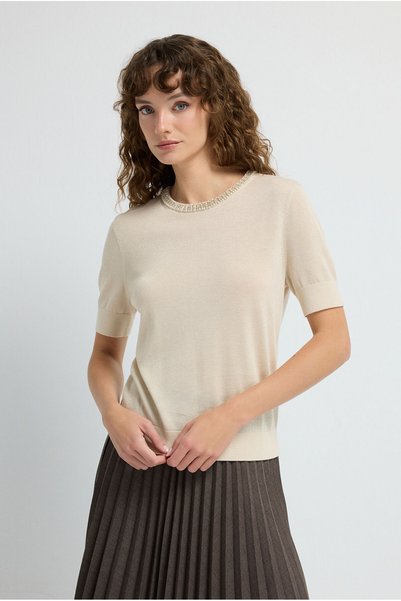 Acetate Knitwear Blouse with Stone Detail on the Collar