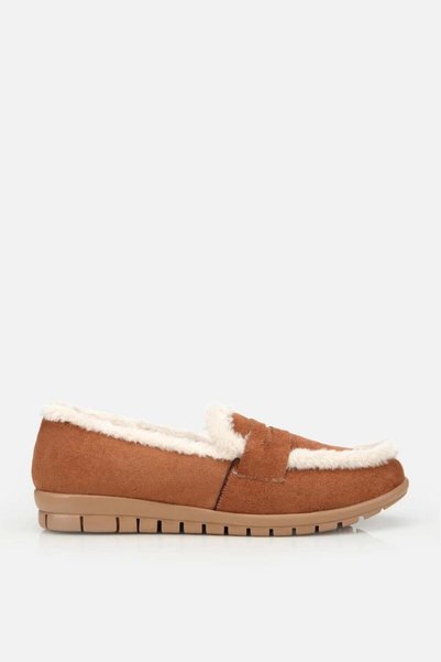 Women's tan faux fur lined flat shoes
