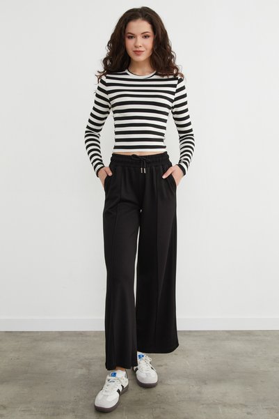 Modal Sweatpants with Tie Waist and Green Front Detail
