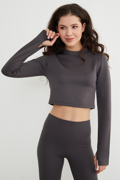 Basic Crew Neck Finger-Loop Crop Blouse