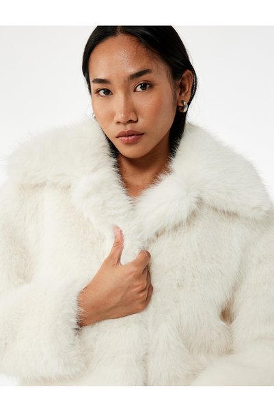 Suni Faux Fur Coat Long Sleeve Crop