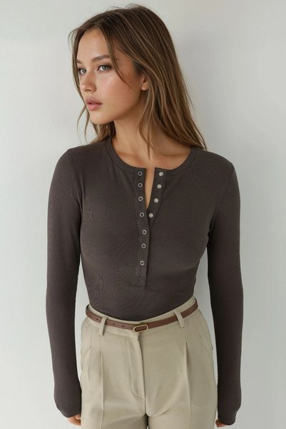 Corded Fabric Flexible Knitted Top with Snap Fasteners on the Collar