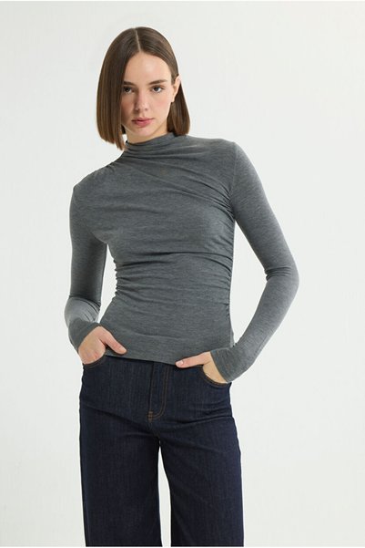 Long Sleeve Gathered Blouse
