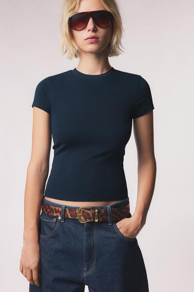 Short sleeve crew neck t-shirt