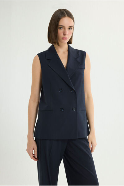 Punto Stitched Vest with Slit Detail on the Back