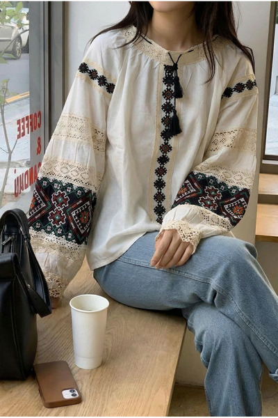 Women's White-Collared Tasseled Ethnic Embroidered Balloon Sleeve Lace Cuffed Cotton Blouse