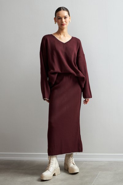 Women's Burgundy Shepherd Stitch Detailed V-Neck Sweater Skirt Knitwear Set