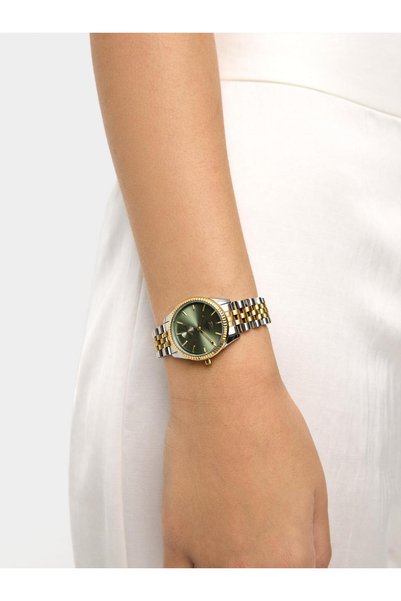 Round Watch with Stainless Steel Strap