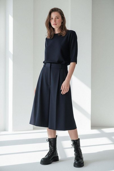 Navy Blue Pleated Pocketed Women's Bermuda Mg2620