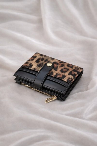 Leopard Women's Quilted Wallet – Stylish and Functional