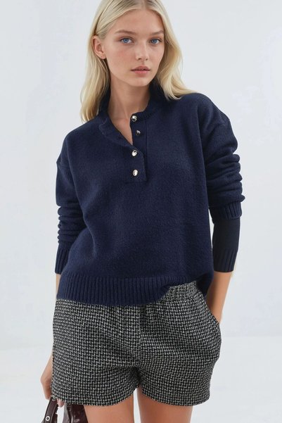 Buttoned Soft Textured Knitwear Sweater