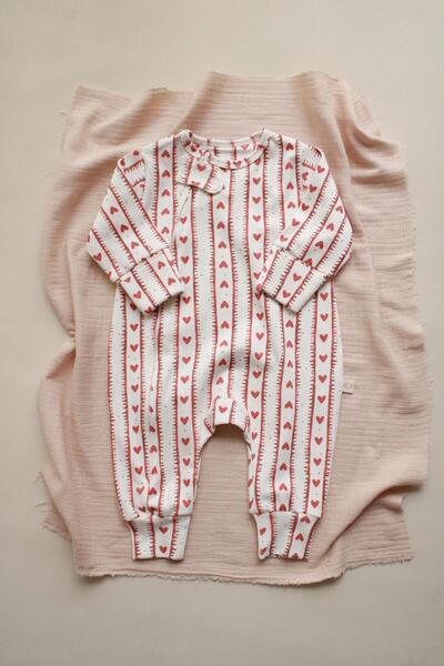 Бебешко боди со патент од серијата Heart Baby Fluff