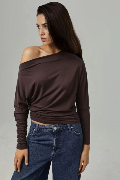 Asymmetric Collar Long Sleeve Flexible Knit T-Shirt