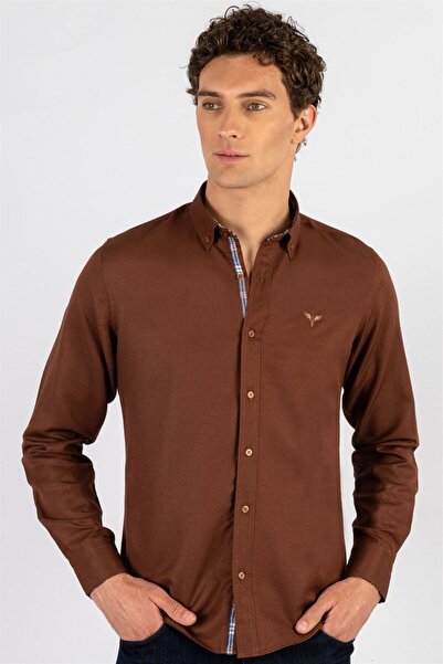 Машка Slim Fit кошула со долги ракави, памучна, со оксфорд текстура, кафеава, со копчиња на јаката