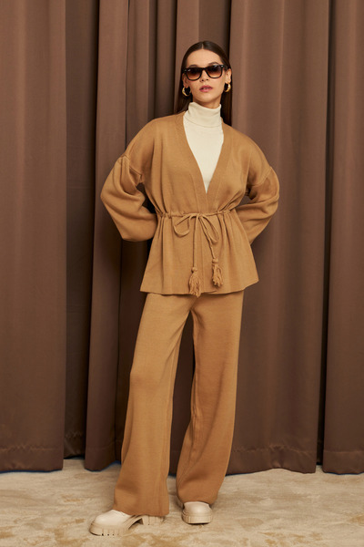 Women's Camel Waist Tassel Lace Detail Cardigan Pants Two-Piece Knit Set